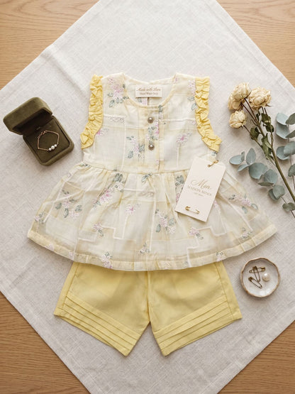 Girls Sweet Summer 2-Piece Set: Yellow Floral Peplum Top & Pleated Shorts